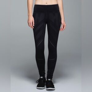 Lululemon Flurry Fighter Tight
Black size 6 EUC